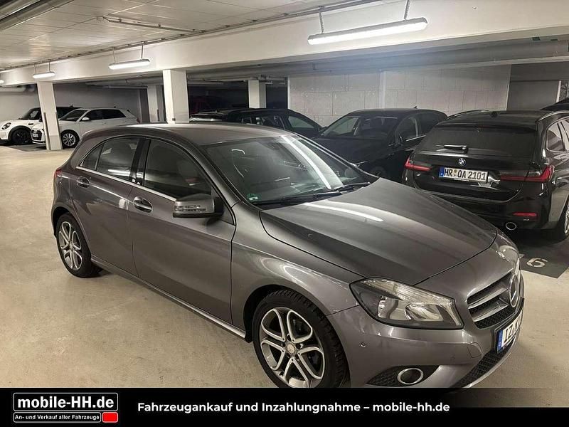 Gebraucht Mercedes A180 109 PS (80 kW) 2013 Mountaingrau  met. Kombi