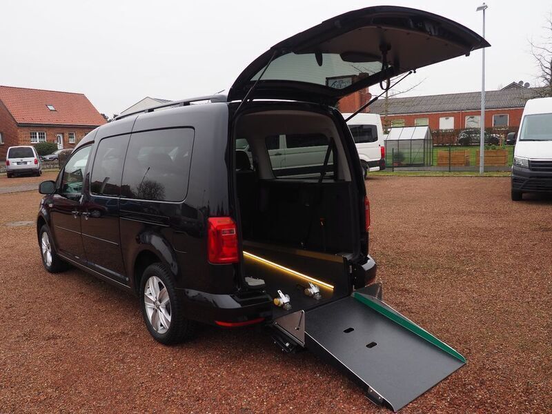 Deep black perleffekt Gebraucht 2019 VW Caddy Maxi Van / Kleinbus | 32.990 € - Bild 1/4