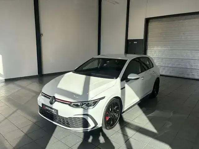 Gebraucht VW Golf VIII GTI 245 PS (180 kW) 2024 Weiß Limousine