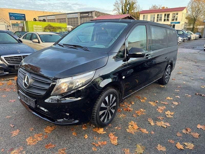 Schwarz Gebraucht 2021 Mercedes Vito Van / Kleinbus | 21.400 € (Teuer) - Bild 1/4