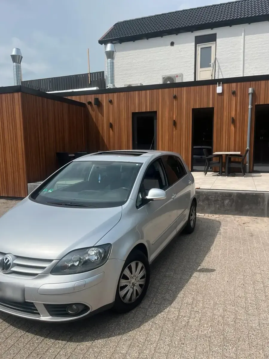 Gebraucht VW Golf V 105 PS (77 kW) 2007 Silber Limousine