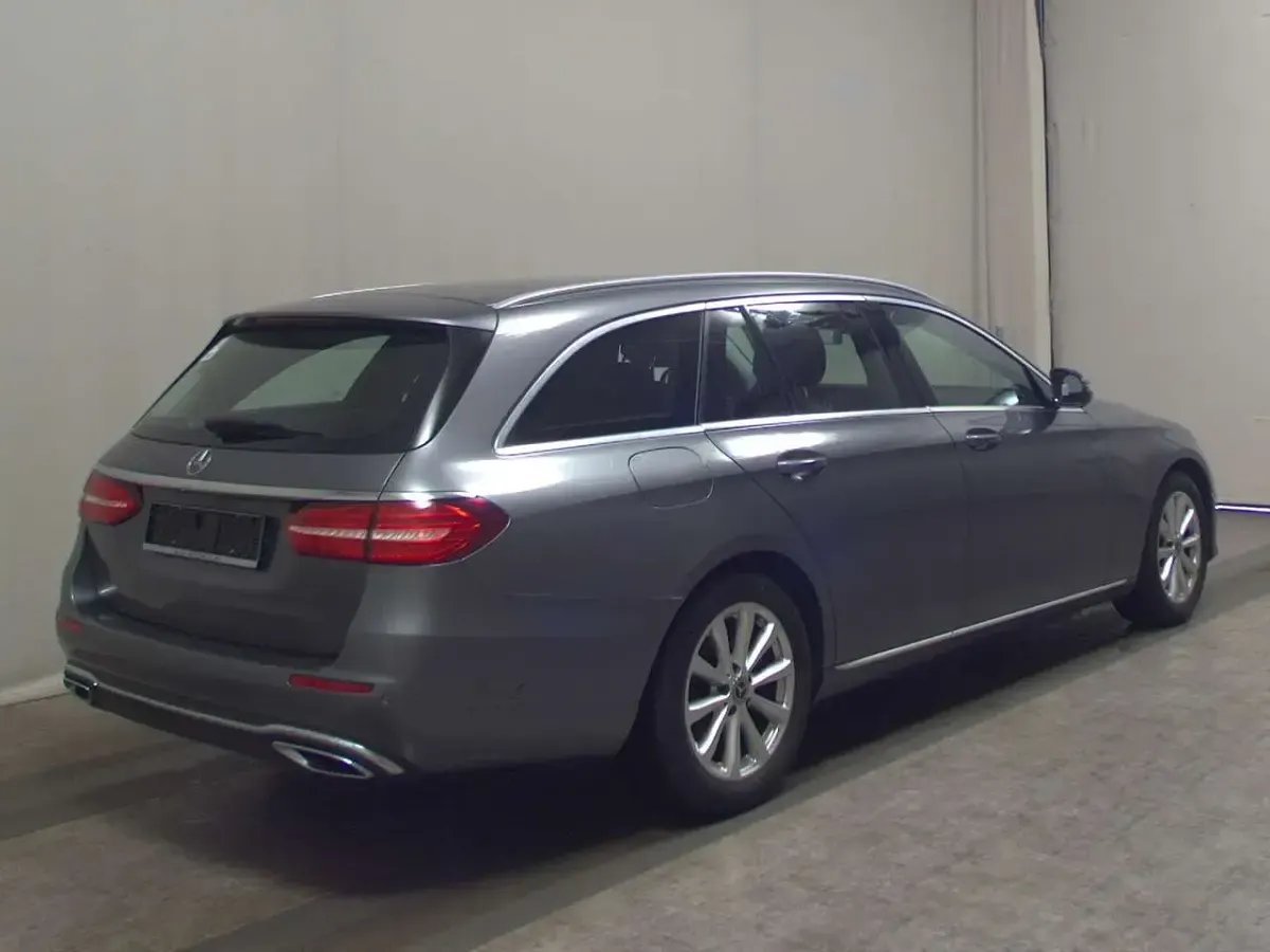 Second-hand Mercedes E220 Avantgarde 194 CP (142 kW) 2019 Gri Break