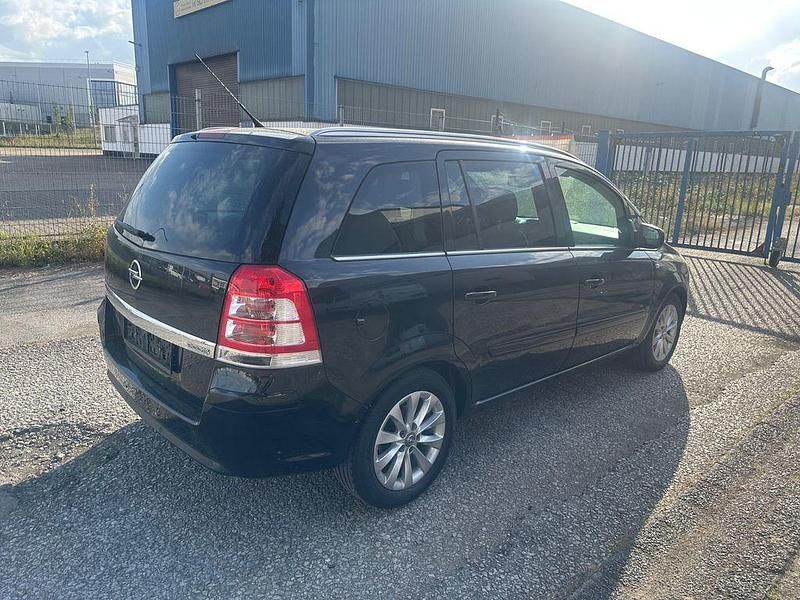 Gebraucht Opel Zafira 125 PS (91 kW) 2014 Schwarz Van / Kleinbus