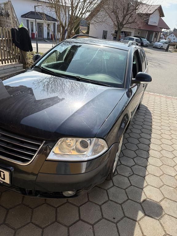 Gebraucht VW Passat 131 PS (96 kW) 2004 Schwarz Kombi