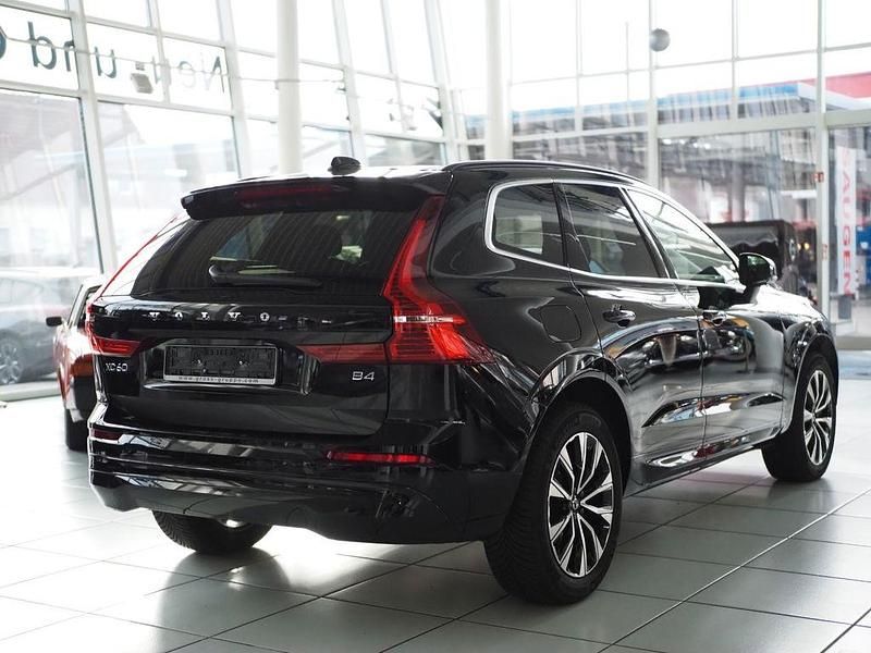 Gebraucht Volvo XC60 Core 197 PS (144 kW) 2024 Schwarz SUV