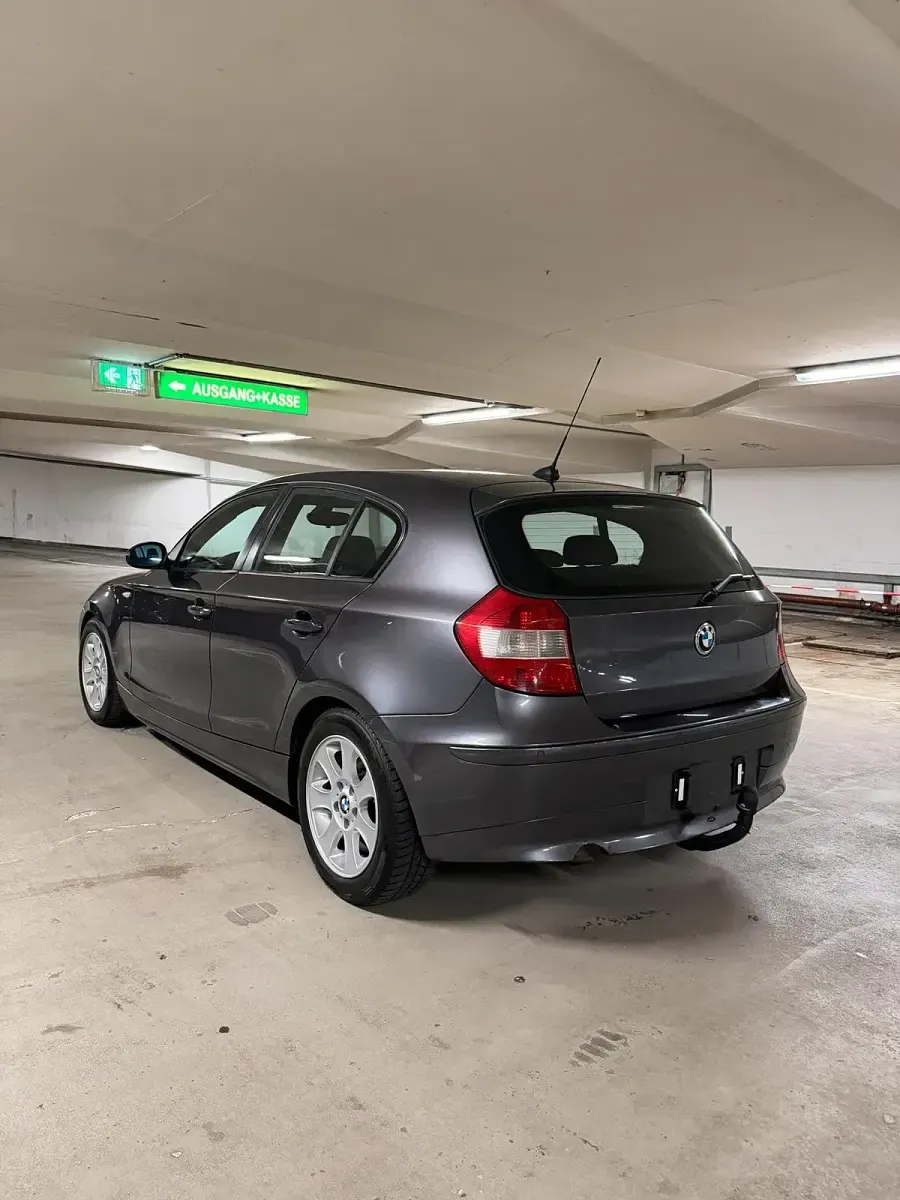Gebraucht BMW 120 163 PS (119 kW) 2005 Grau Kleinwagen