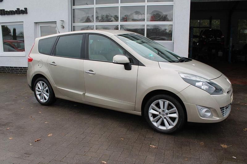 Gebraucht Renault Scénic III Luxe 140 PS (102 kW) 2009 Braun Van / Kleinbus