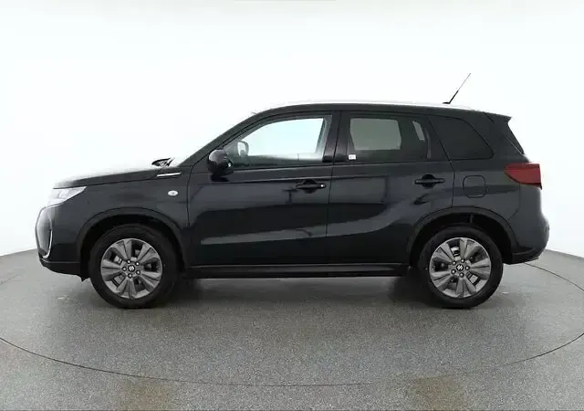 Neu Suzuki Vitara 110 PS (80 kW) 2026 Schwarz SUV