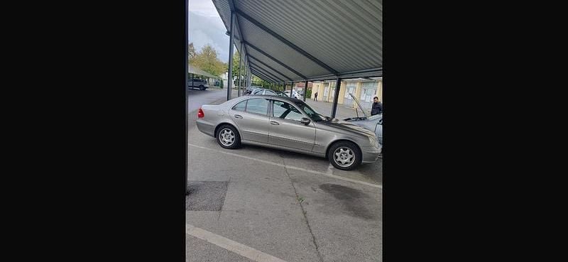 Gebraucht Mercedes E200 Classic 163 PS (119 kW) 2003 Silber Limousine