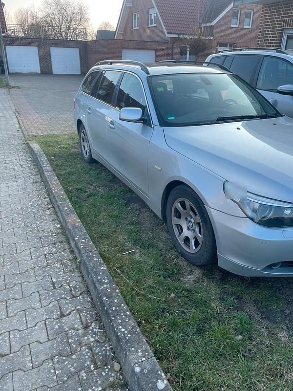 Gebraucht BMW 525 250 PS (183 kW) 2005 Grau Kombi
