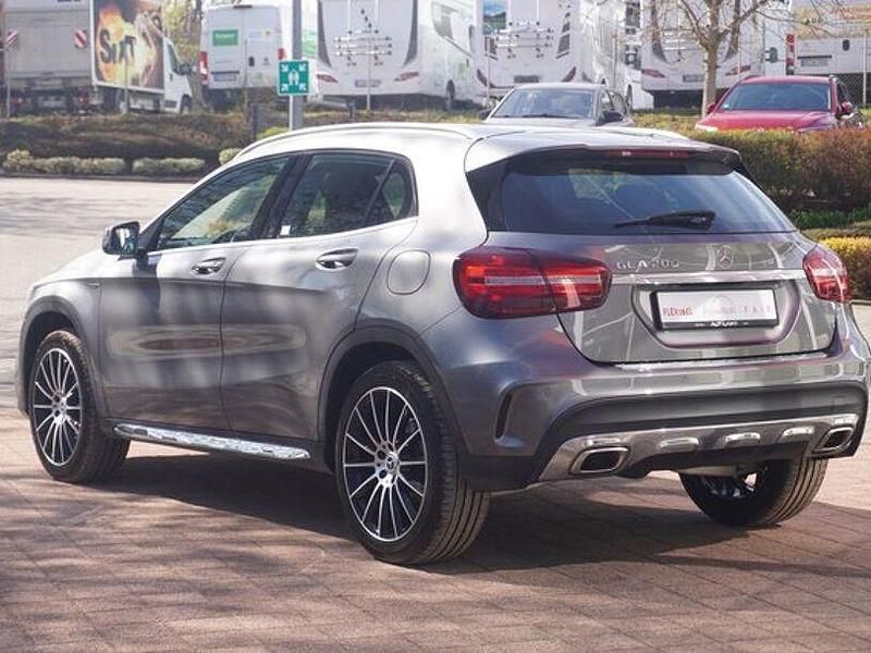 Gebraucht Mercedes GLA200 AMG line 156 PS (114 kW) 2017 Grau SUV