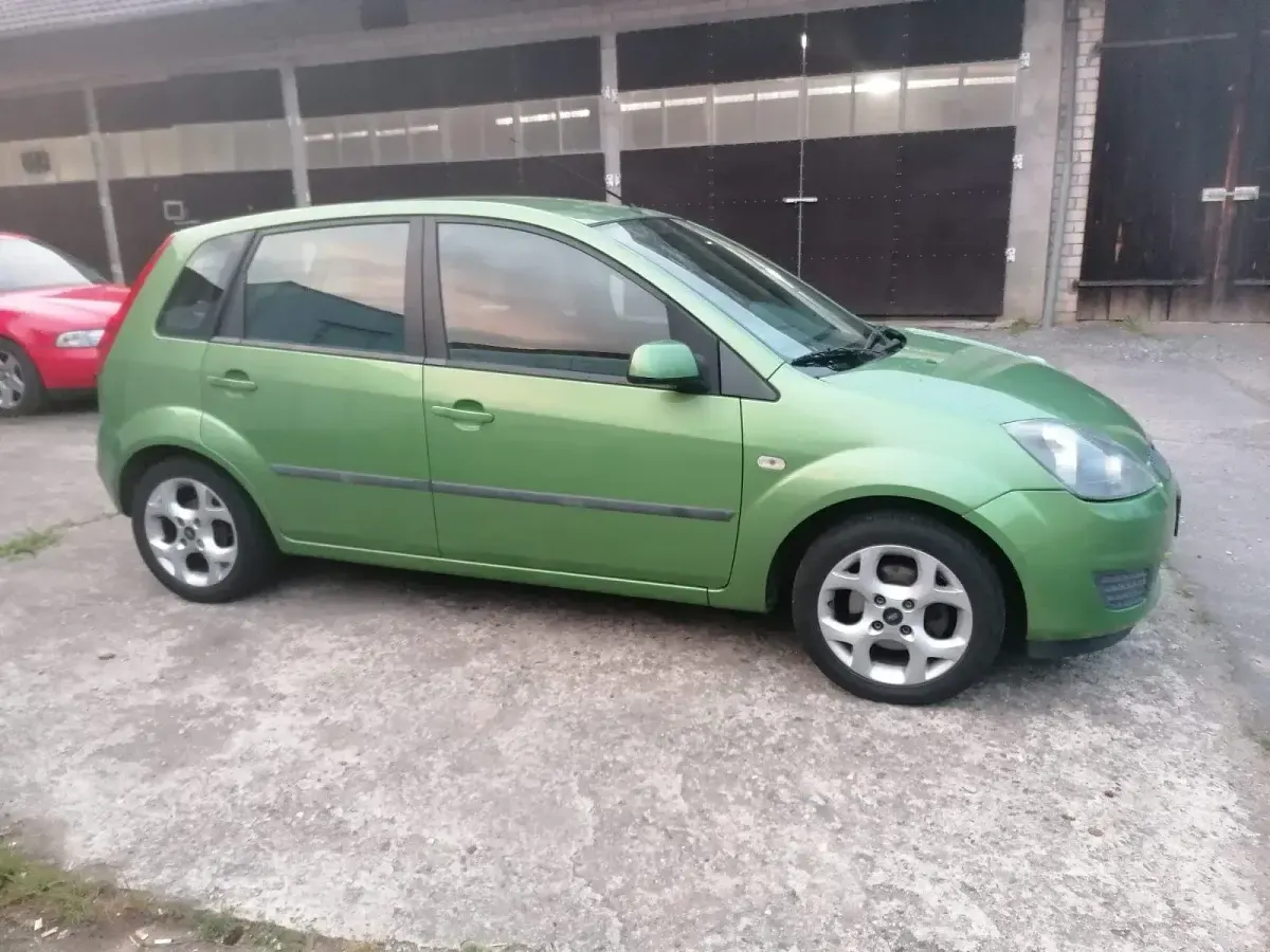 Gebraucht Ford Fiesta 75 PS (55 kW) 2008 Grün Kleinwagen