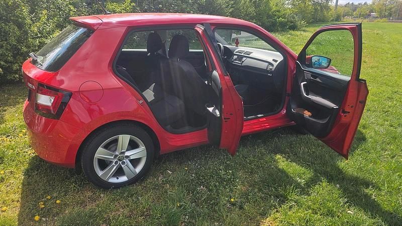 Rot Gebraucht 2018 Skoda Fabia Kleinwagen | 6.200 € (Guter Preis) - Bild 1/4