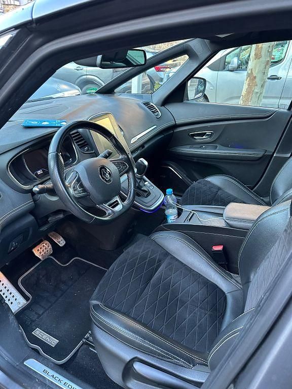 Grau Gebraucht 2019 Renault Grand Scénic IV Black Edition Van / Kleinbus | 21.000 € (Etwas zu teuer) - Bild 1/4