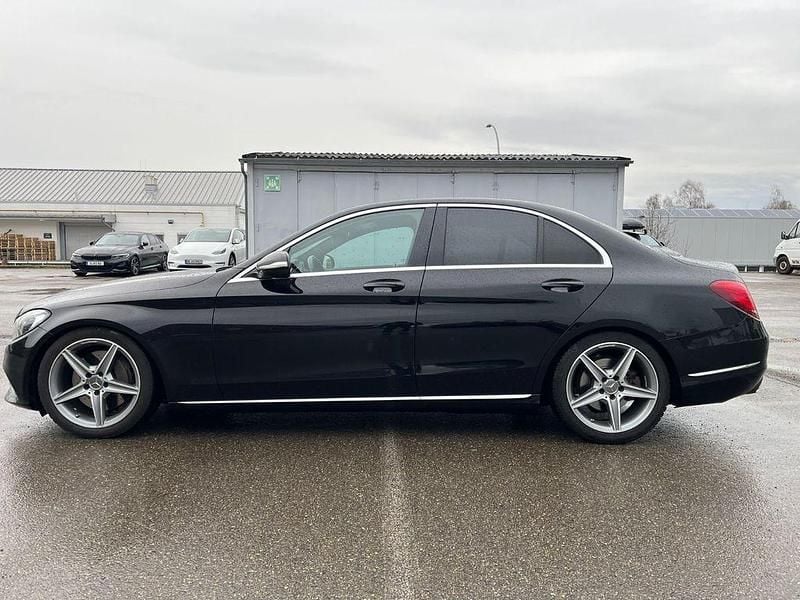 Schwarz unilack Gebraucht 2015 Mercedes C400 Edition 1 Limousine | 18.990 € (Fairer Preis) - Bild 1/4