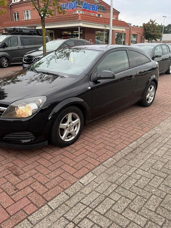 Schwarz Gebraucht 2005 Opel Vectra GTS Kombi | 950 € - Bild 1/4