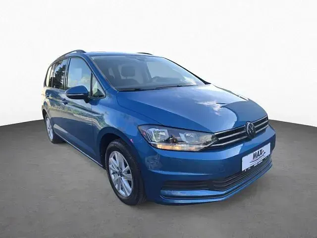 Gebraucht VW Touran Comfortline 122 PS (89 kW) 2023 Blau Van / Kleinbus