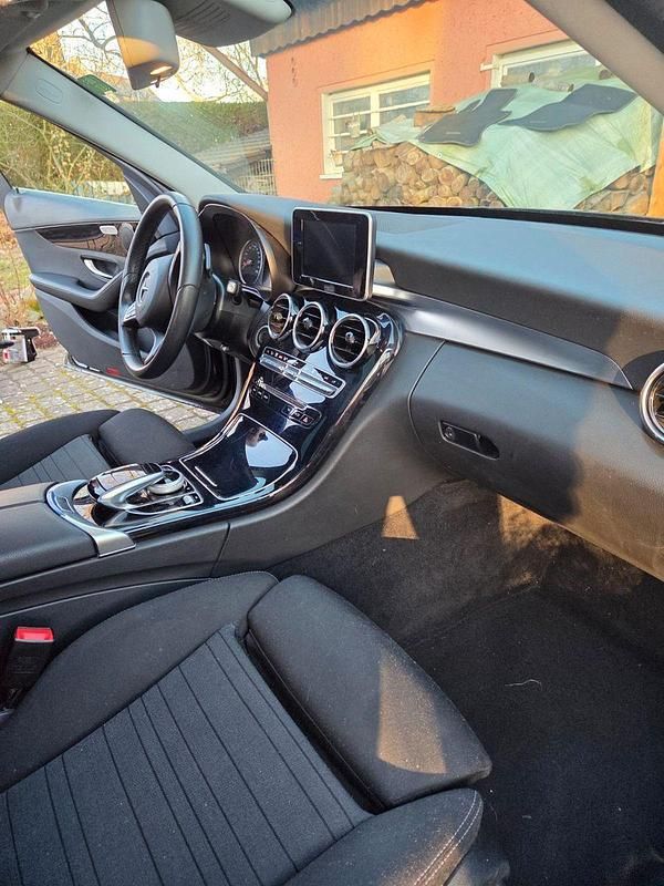 Gebraucht Mercedes 220 170 PS (125 kW) 2016 Schwarz Kombi