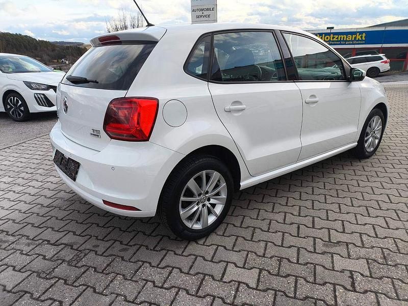 Gebraucht VW Polo Highline 90 PS (66 kW) 2014 Weiß Limousine