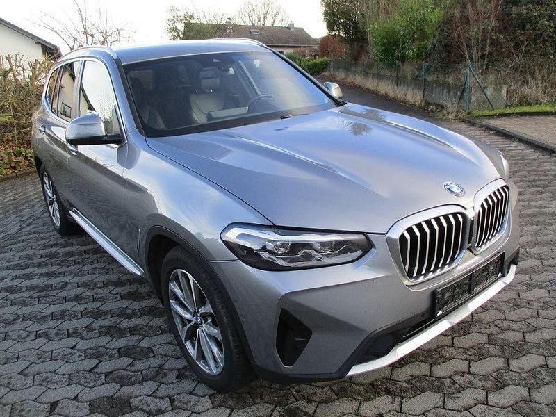 Gebraucht BMW X3 Sport Line 190 PS (139 kW) 2022 Grau SUV