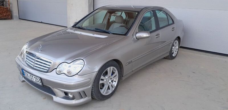 Beige Gebraucht 2004 Mercedes C180 Classic Limousine | 2.850 € (Guter Preis) - Bild 1/4