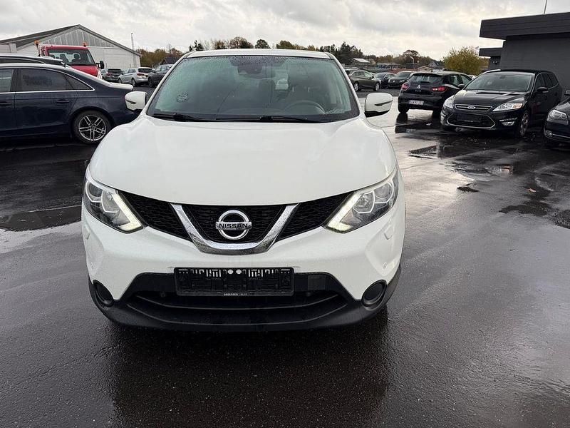 Weiß Gebraucht 2015 Nissan Qashqai Visia SUV | 7.000 € (Guter Preis) - Bild 1/4
