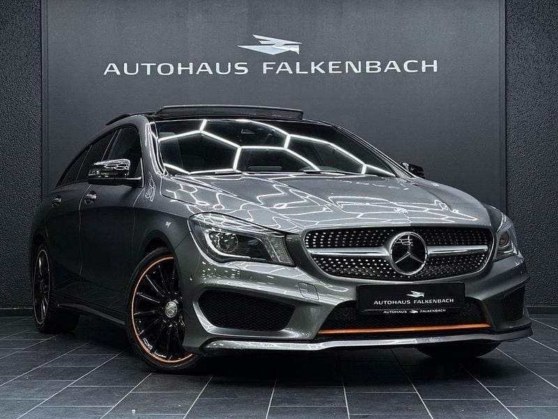 Grau Gebraucht 2016 Mercedes CLA200 Shooting Brake AMG Kombi | 19.499 € (Etwas zu teuer) - Bild 1/4