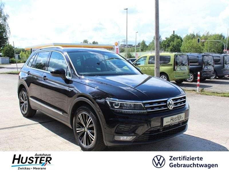 Deep black perleffekt 6870 (metallic) Gebraucht 2019 VW Tiguan IQ Drive SUV | 22.445 € (Fairer Preis) - Bild 1/4