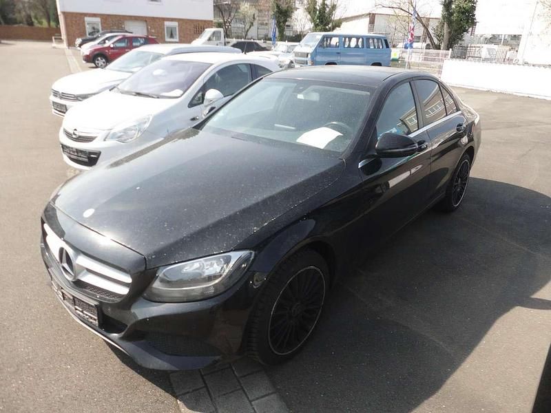 Gebraucht Mercedes C180 156 PS (114 kW) 2015 Schwarz  unilack Limousine