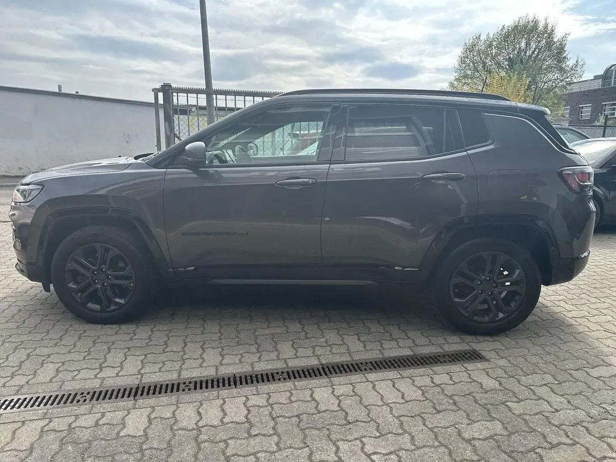 Gebraucht Jeep Compass 180 PS (132 kW) 2022 Grau SUV