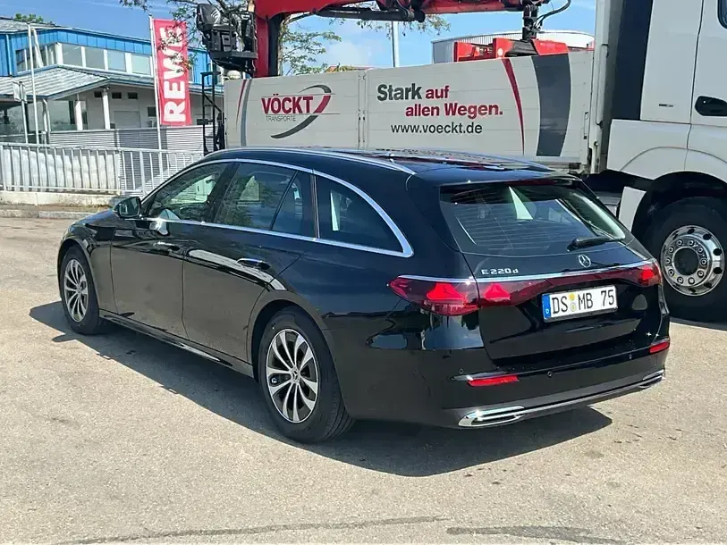 Gebraucht Mercedes E220 Avantgarde 197 PS (144 kW) 2026 Schwarz