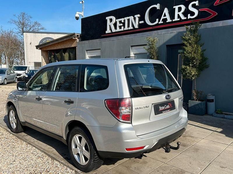 Gebraucht Subaru Forester Active 147 PS (108 kW) 2009 Silber SUV