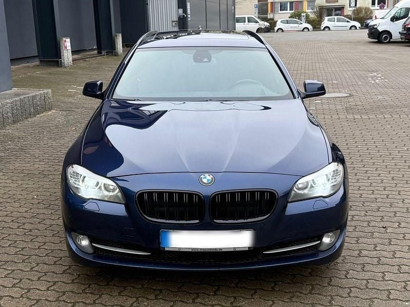 Blau Gebraucht 2010 BMW 525 Kombi | 5.900 € (Fairer Preis) - Bild 1/4