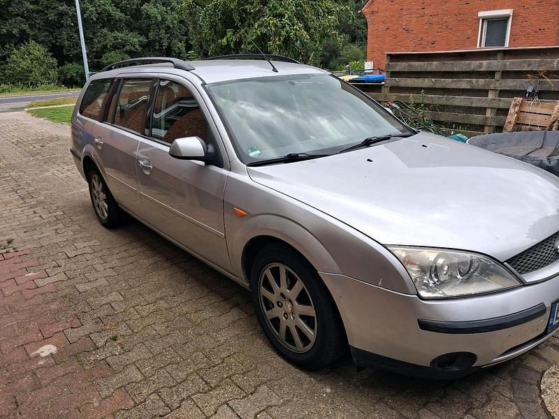 Silber Gebraucht 2003 Ford Mondeo Ghia Kombi | 2.300 € (Fairer Preis) - Bild 1/4
