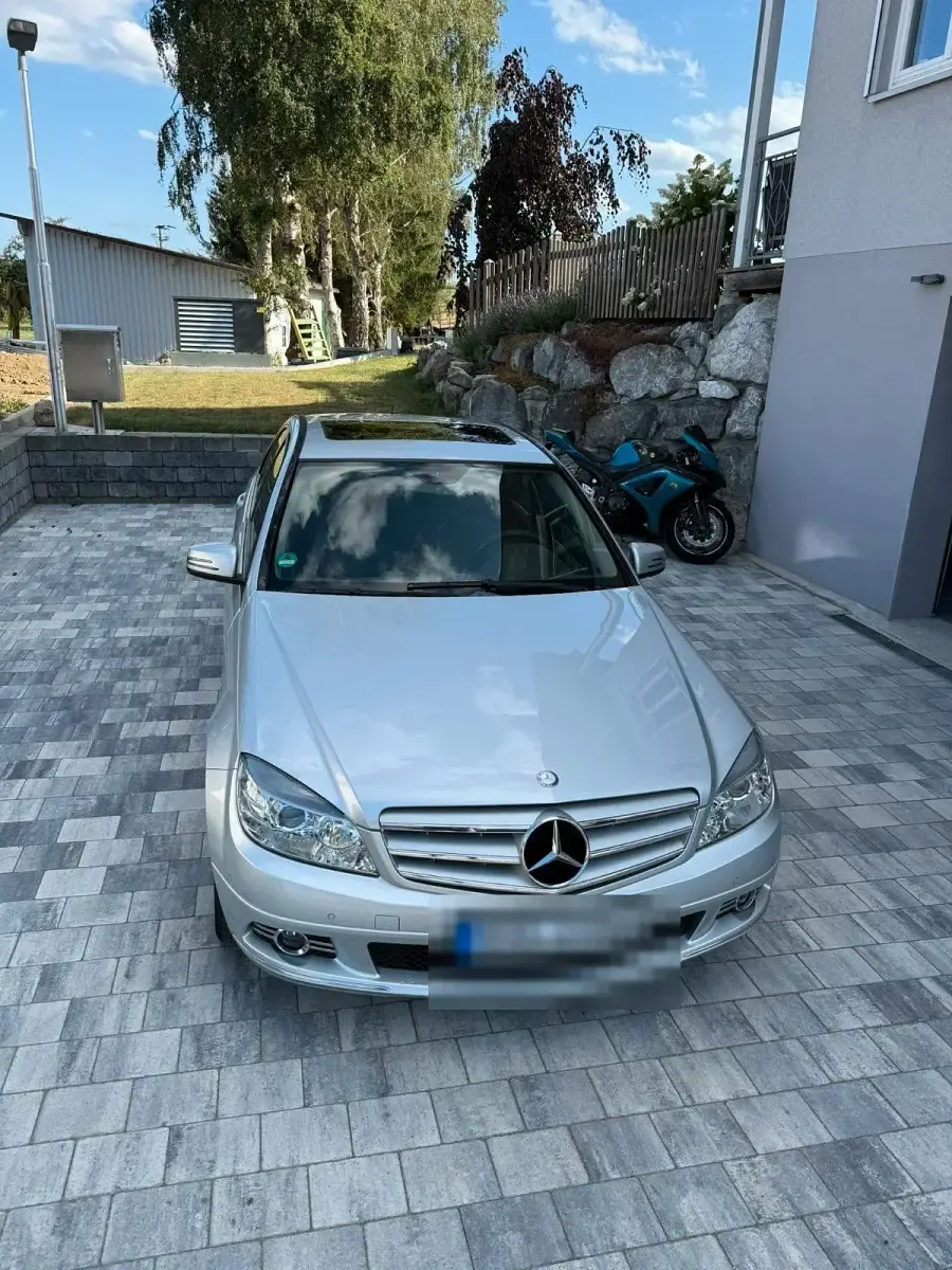 Gebraucht Mercedes C220 170 PS (125 kW) 2009 Silber Limousine