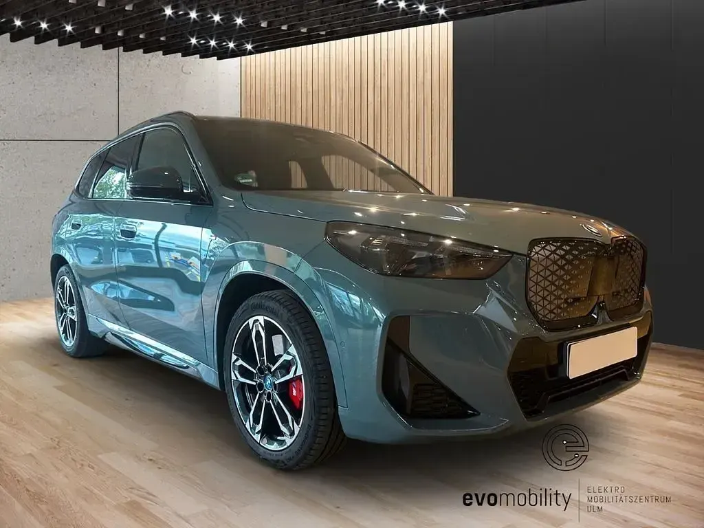 Gebraucht BMW iX1 M Sport 150 kW (204 PS) 2024 Grün SUV