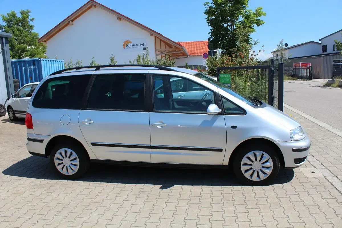 Gebraucht VW Sharan Comfortline 116 PS (85 kW) 2007 Silber Van / Kleinbus