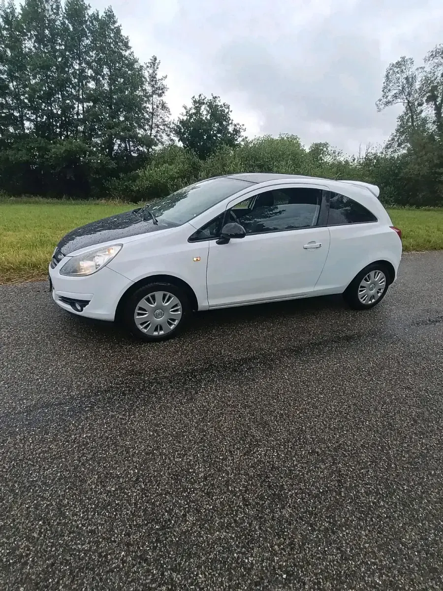 Gebraucht Opel Corsa 87 PS (63 kW) 2010 Weiß Kleinwagen
