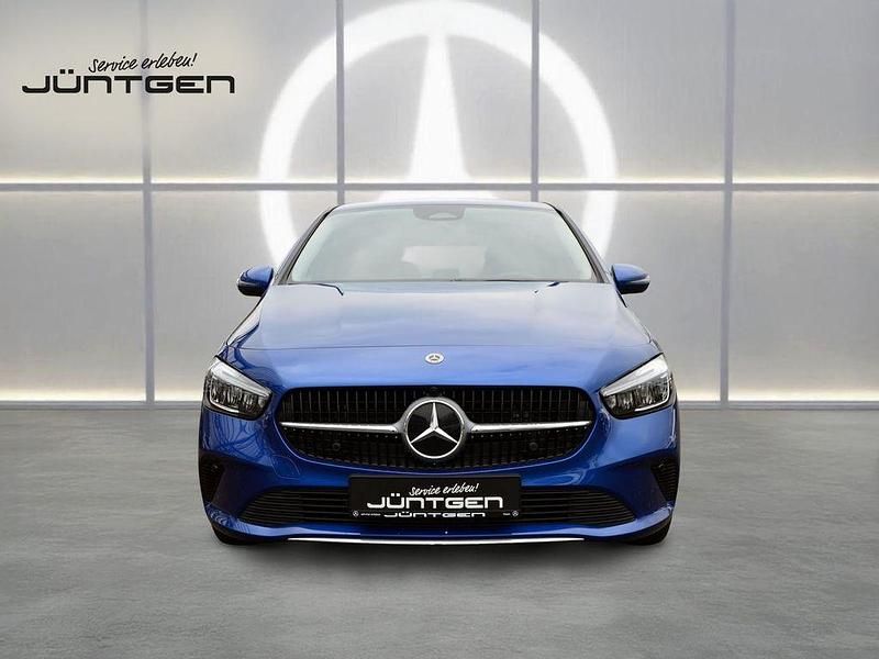 Gebraucht Mercedes E250 Advanced 163 PS (119 kW) 2024 Schwarz Limousine