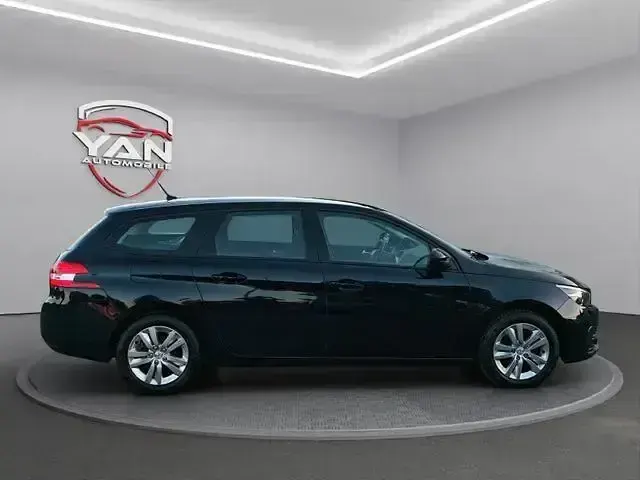 Gebraucht Peugeot 308 SW 131 PS (96 kW) 2019 Blau Kombi
