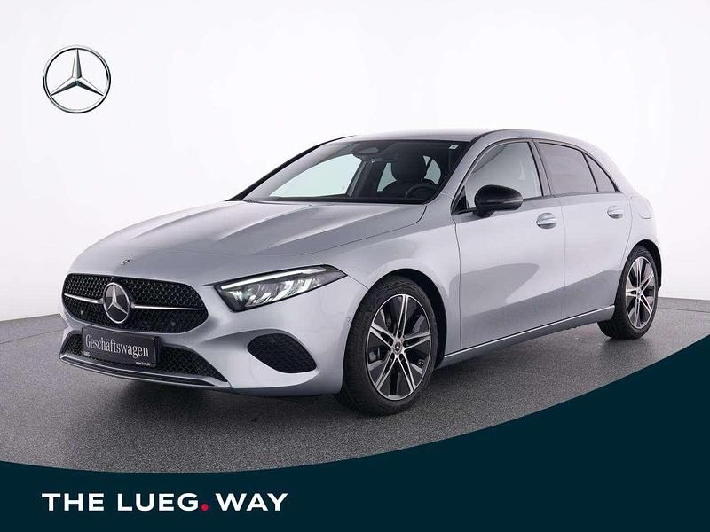 Silber Gebraucht 2025 Mercedes A180 Progressive Limousine | 29.950 € (Fairer Preis) - Bild 1/4