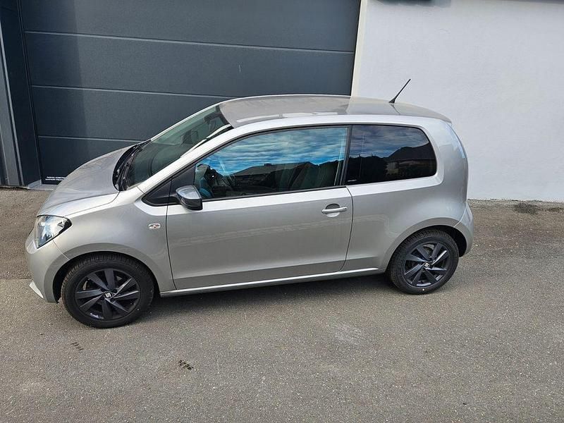 Grau Gebraucht 2016 Seat Mii CONNECT Kleinwagen | 6.000 € (Fairer Preis) - Bild 1/4