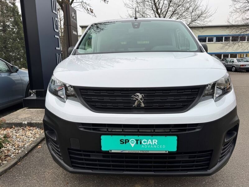 Gebraucht Peugeot Partner Premium 102 PS (75 kW) 2023 Othercolor Van / Kleinbus