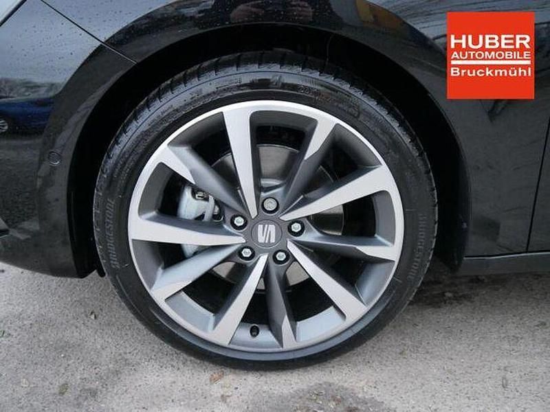 Neu Seat Leon FR 150 PS (110 kW) 2025 Midnight schwarz metallic Kombi