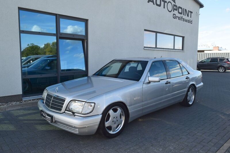 Silber Gebraucht 1999 Mercedes S320 Limousine | 24.900 € - Bild 1/4