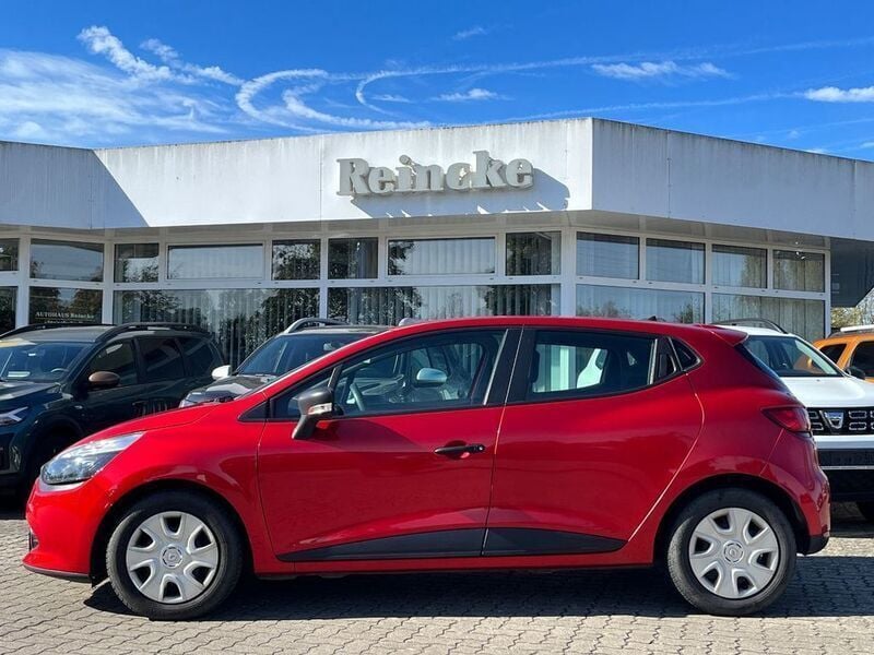 Second-hand Renault Clio IV Expression 75 CP (55 kW) 2013 Roșu Berlinǎ
