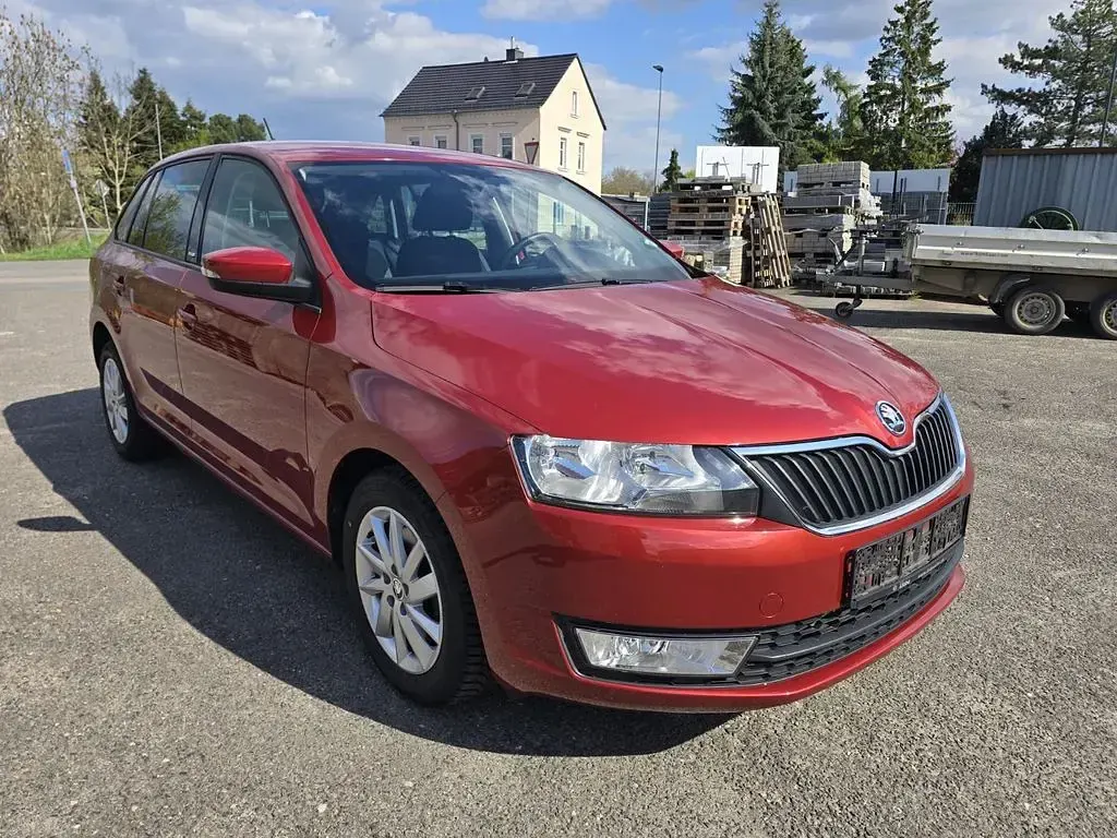 Gebraucht Skoda Rapid Joy 110 PS (80 kW) 2016 Rot Kleinwagen
