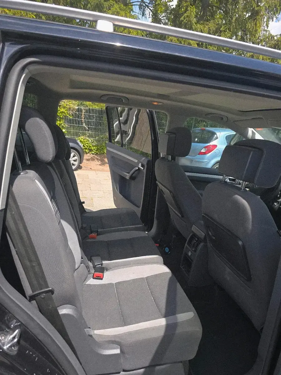Gebraucht VW Touran 140 PS (102 kW) 2013 Schwarz Van / Kleinbus