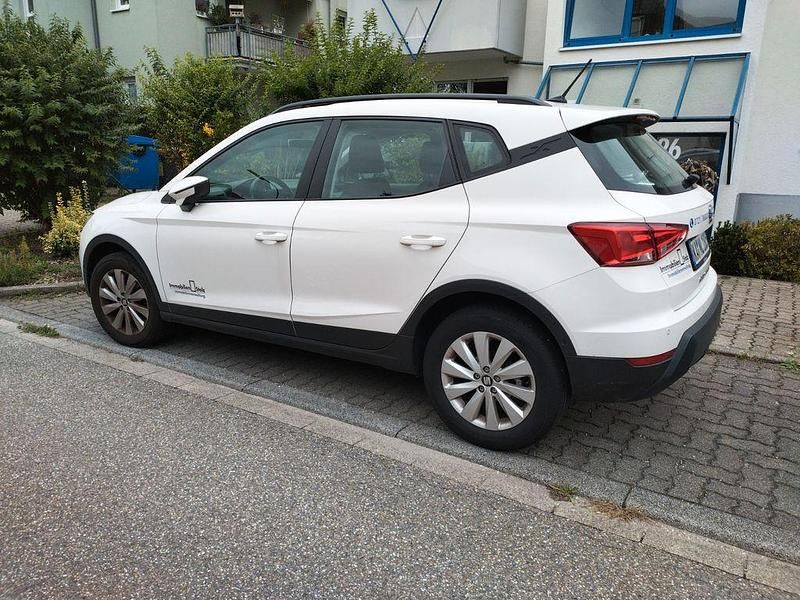 Weiß Gebraucht 2019 Seat Arona Style SUV | 11.800 € (Fairer Preis) - Bild 1/4