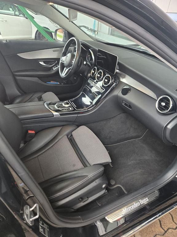 Gebraucht Mercedes C200 150 PS (110 kW) 2019 Schwarz Limousine